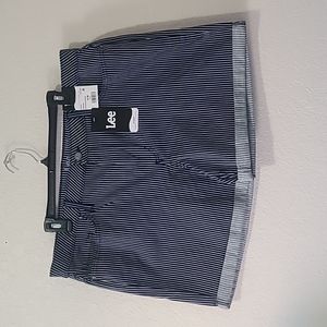 Women's Midrise Cuffed Short Size 18 - NWT